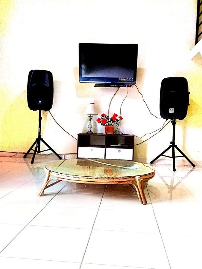 Villa Brastagi Resort Jalan Mimpin Tua Blok C No. 41 Берастаги Екстериор снимка