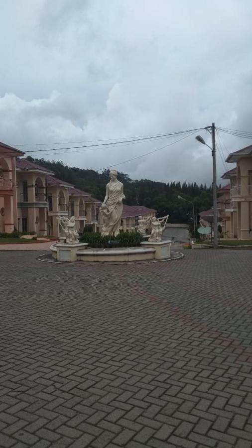 Villa Brastagi Resort Jalan Mimpin Tua Blok C No. 41 Берастаги Екстериор снимка
